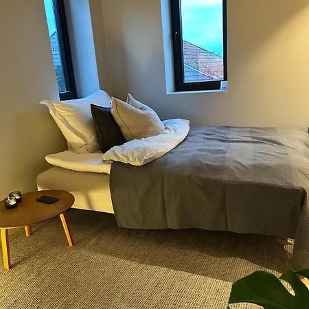 Guest Suite Centrally Located At Bekkestua Apartman